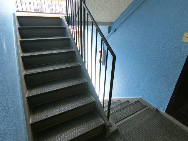フラワリータウンB棟