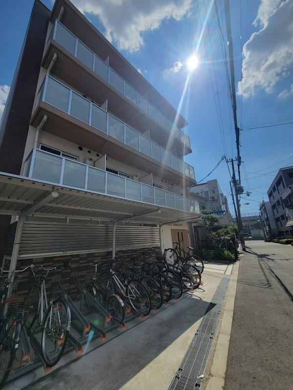 セオリー大阪アーバンレスト