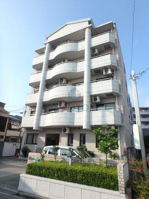 MUSIC COURT