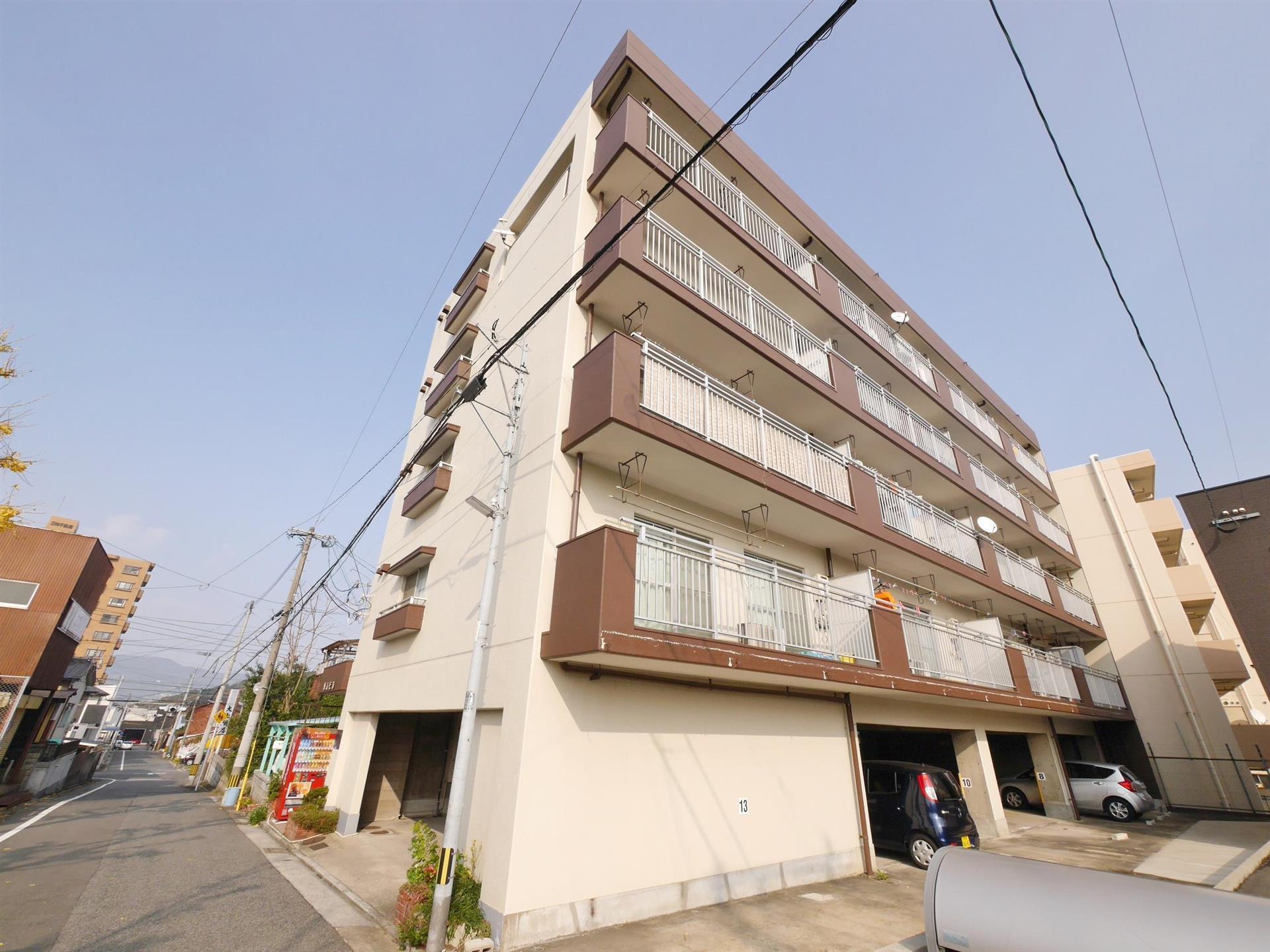 陣山ビル
