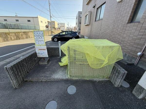 ロイヤルヒルズ山代弐番館