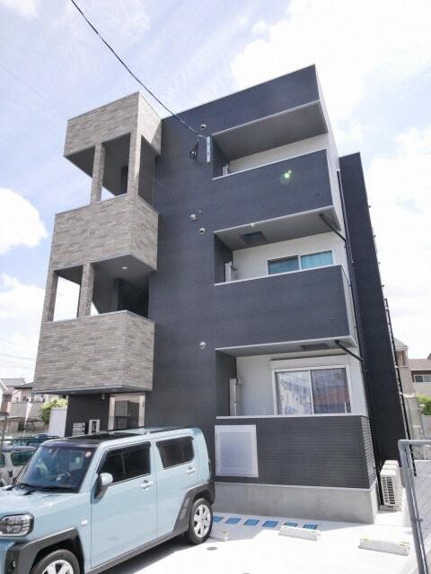 GLITTER箱崎駅前