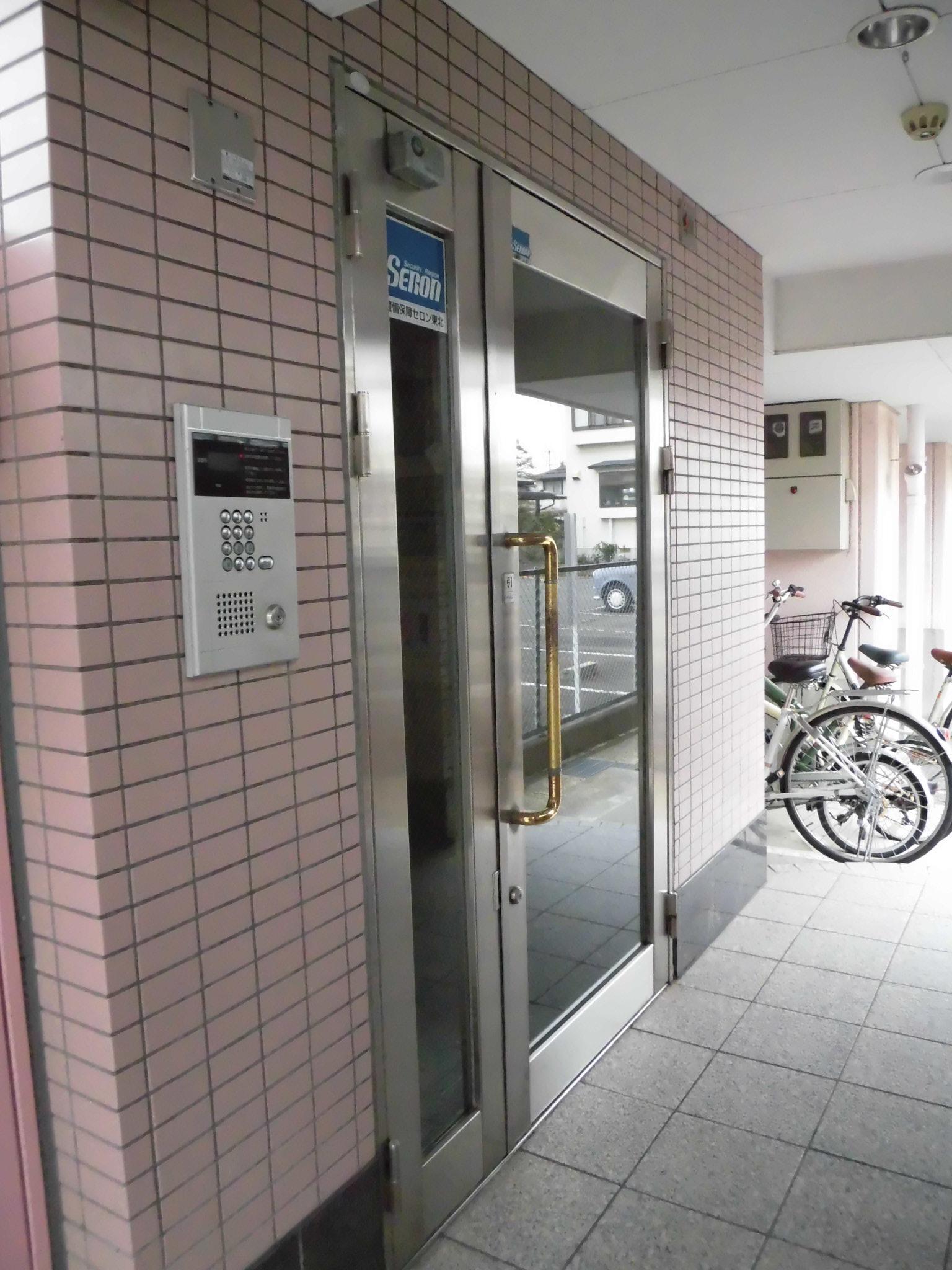 ファーストウィング