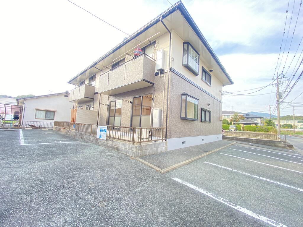 ハイカムール上代 B棟