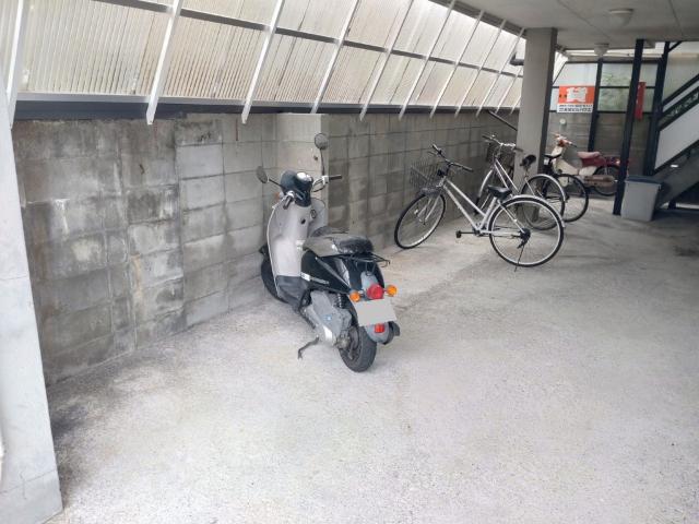 西秦ハイツ