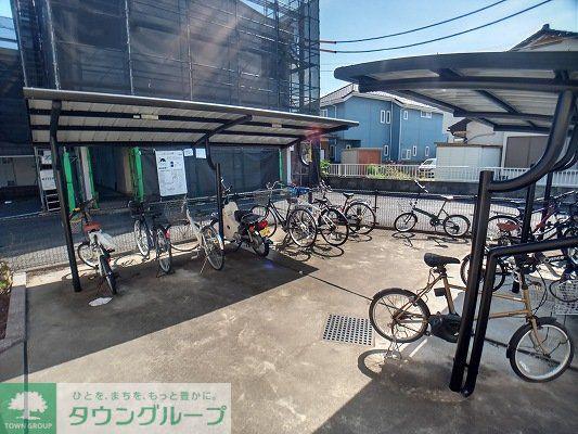 レオパレスイーストハウス