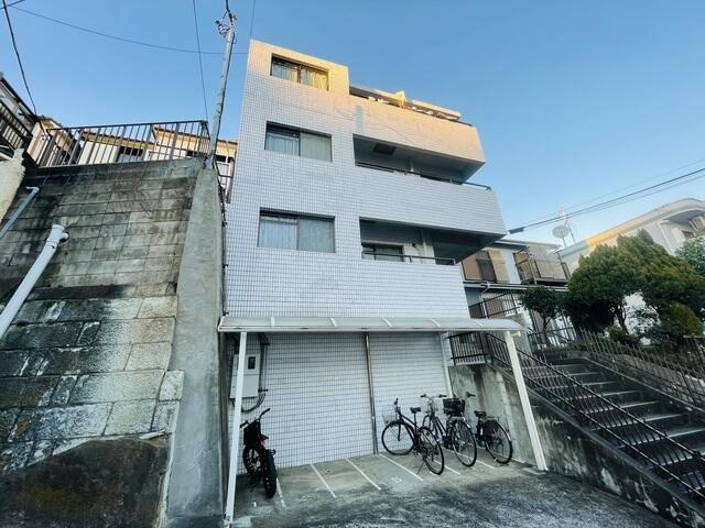 ホワイトハイム杉山境之谷