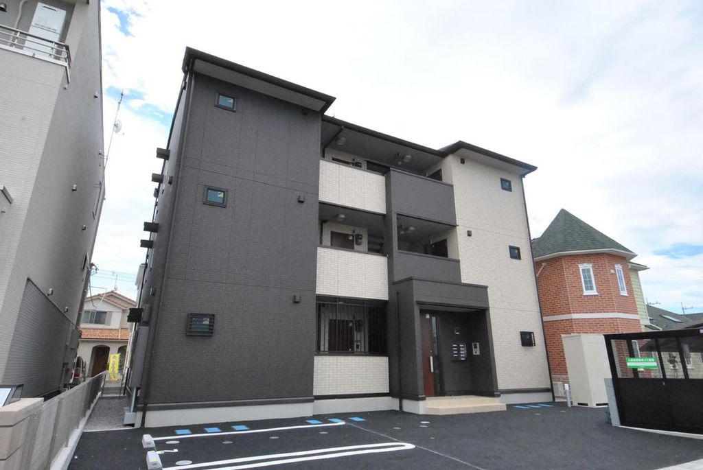 ＪＲ武蔵野線 越谷レイクタウン駅 徒歩10分 3階建 築11年