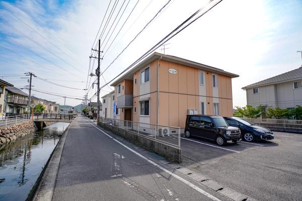 シャーメゾン湊 六番館