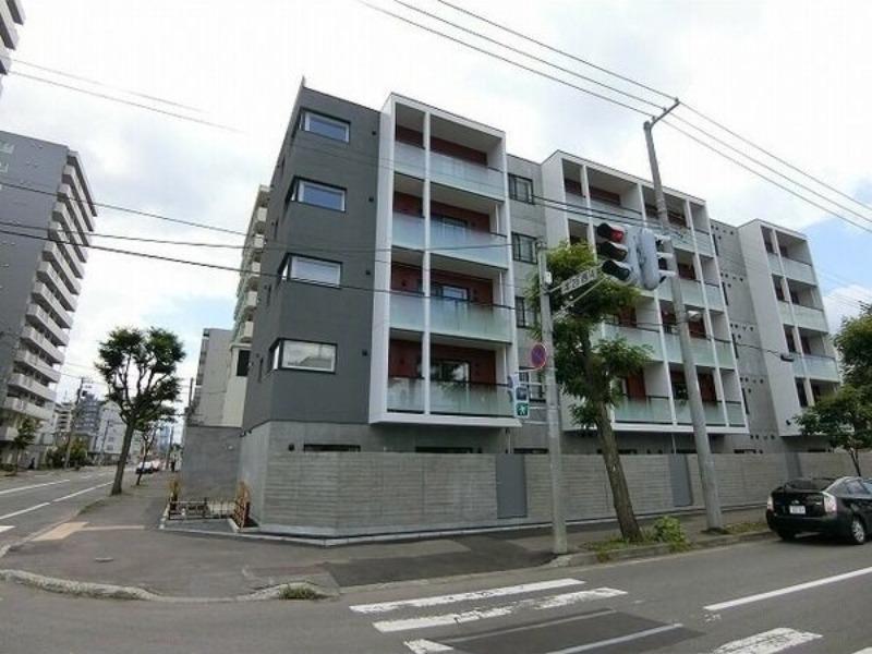 リベルテスクアール六番館