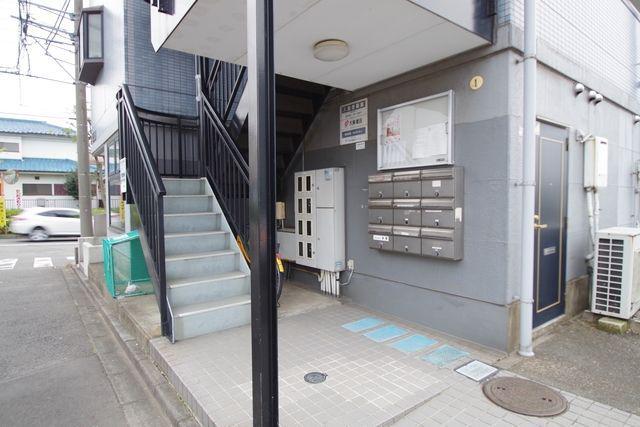 HILLS MACHIDA