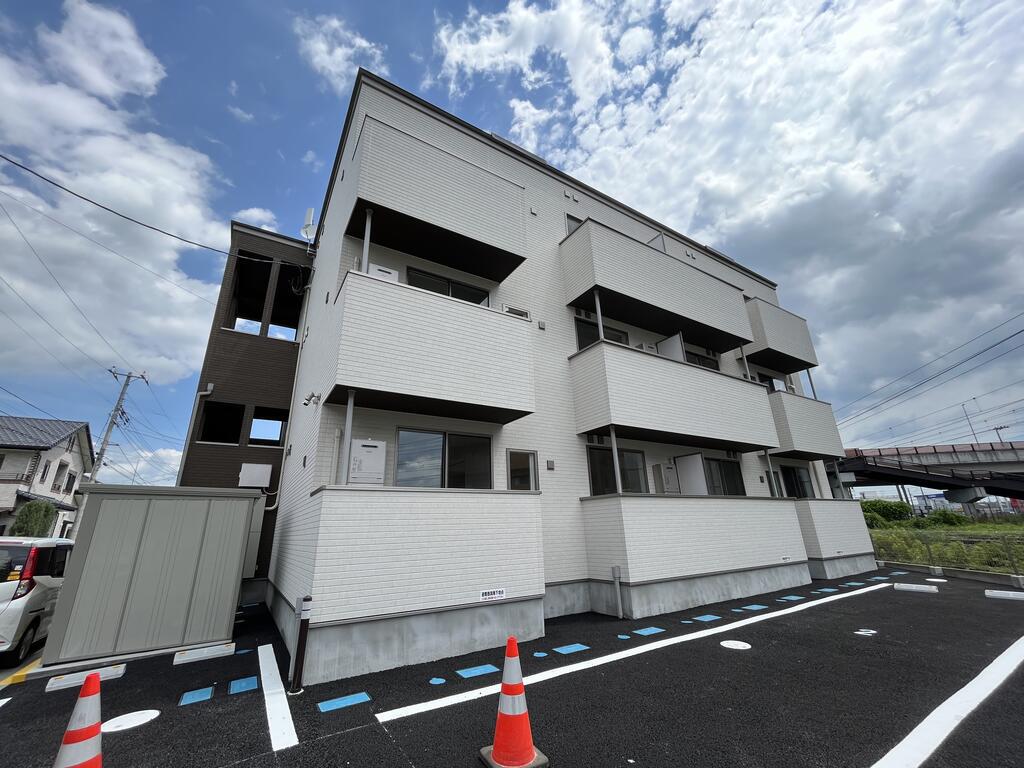 ANYRE高砂駅東II