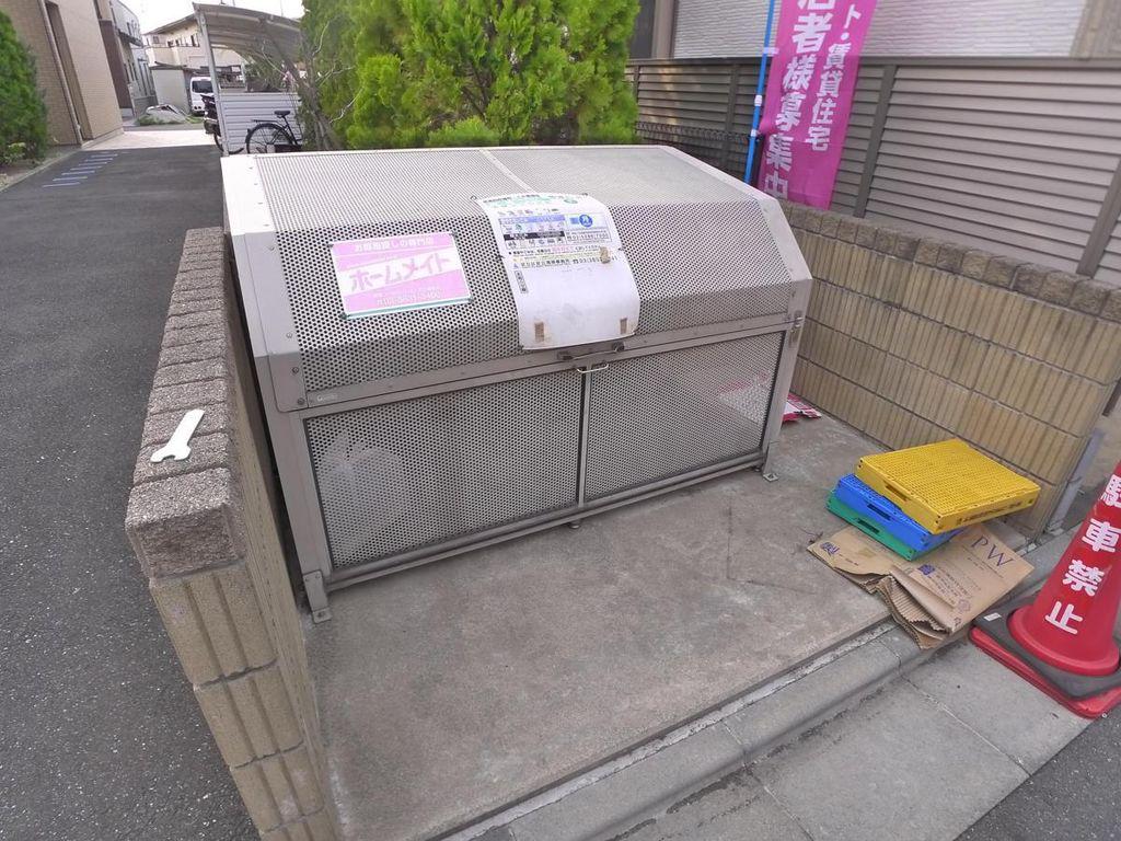 クレールスクエア
