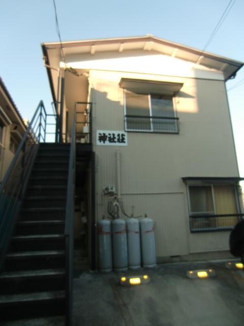 塚越神社荘(2K/2階)