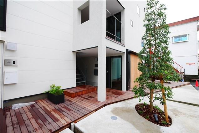 MADO TERRACE DOMA TERRACE