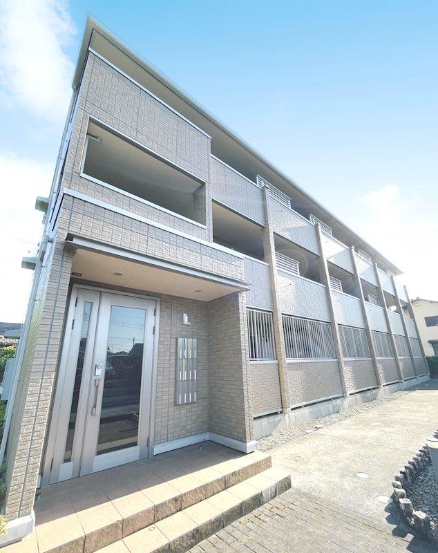 ＪＲ常磐線 牛久駅 徒歩6分 3階建 築16年
