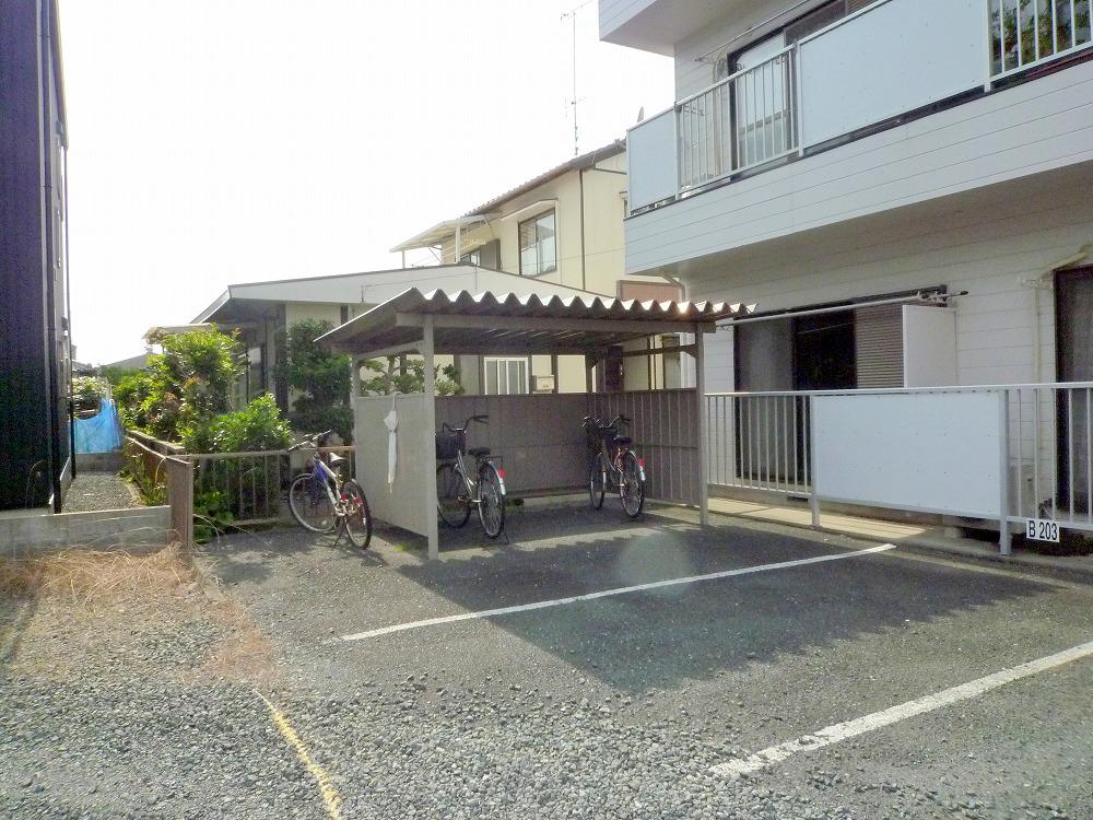 ホワイトコーポラス大山 B