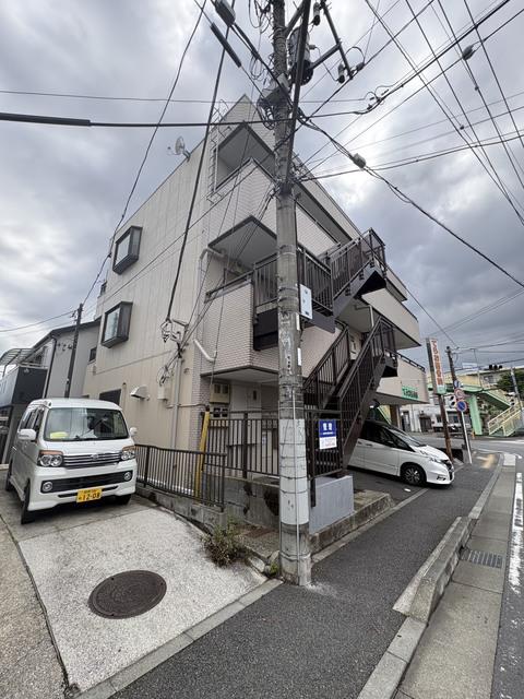Fビル