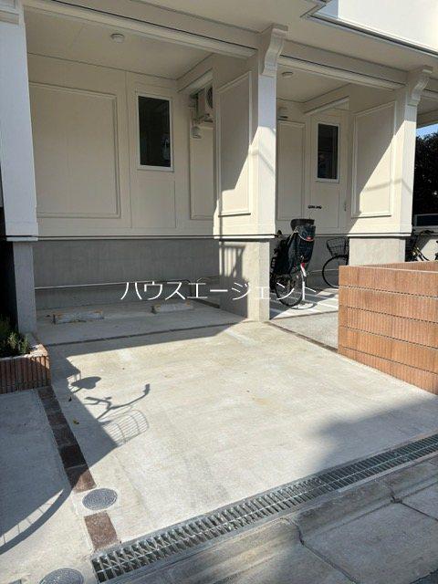 BOW HOUSE 3