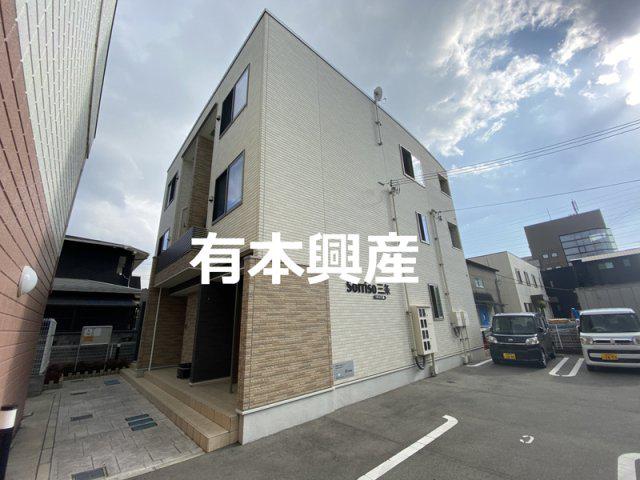 ソリッソ三条