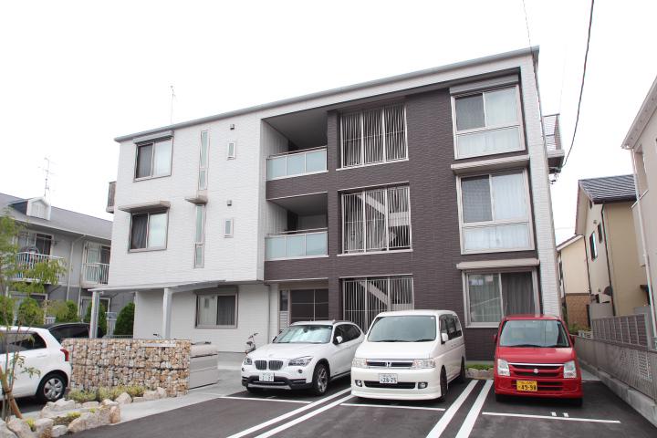  シャーメゾン高柳西町