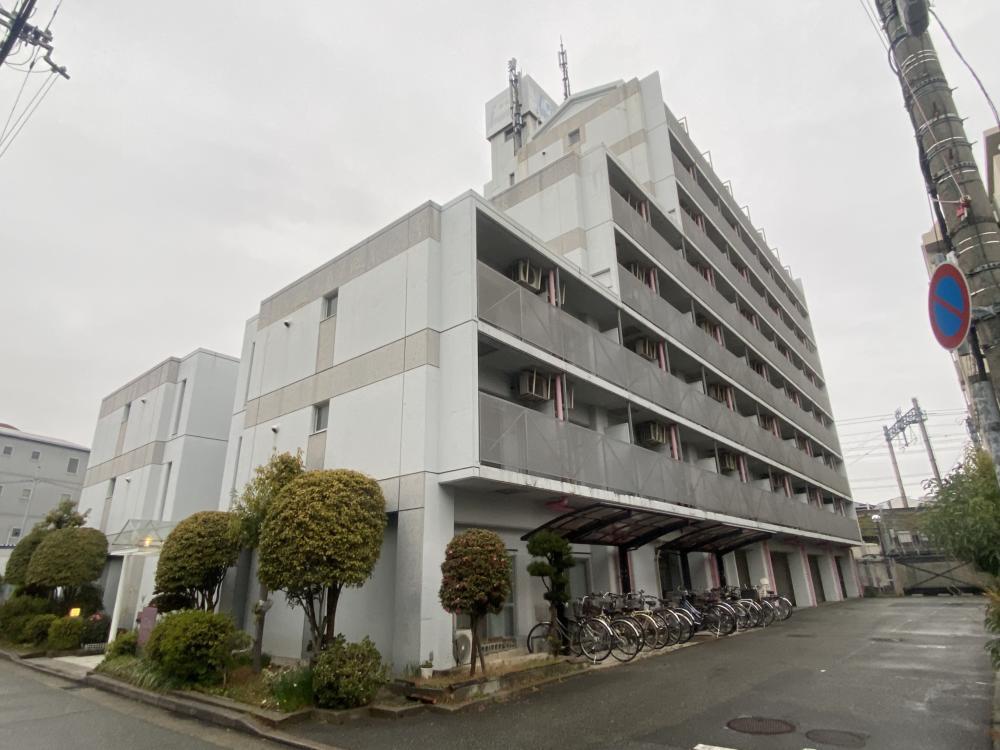 キューブ塚口