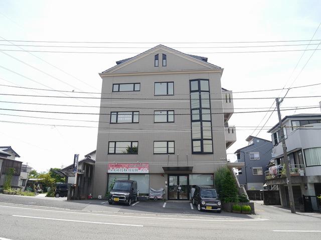 エントランスパークビル