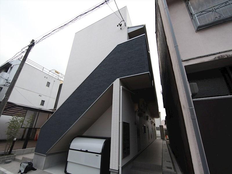 TOMS TENEMENT 3