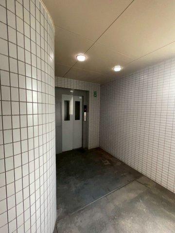 ロードリーR3(1K/4階)の外観写真
