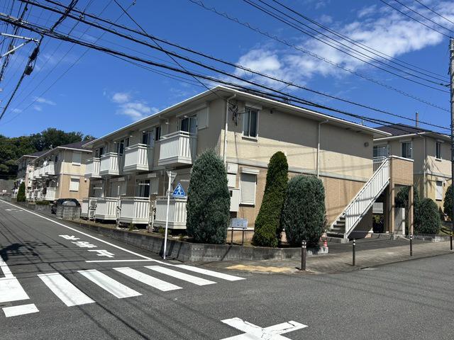クレール四季彩の丘八番館