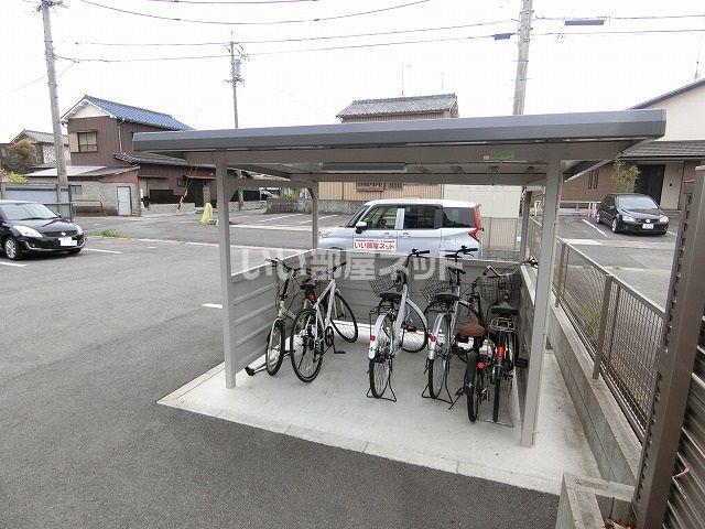 アンジュ津東