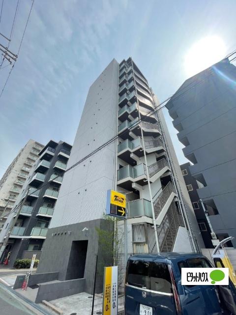 THE RESIDENCE S