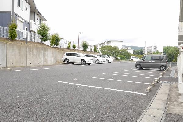 ロイヤルスクエアA