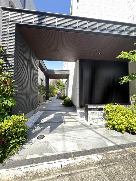 LA MAISON 友