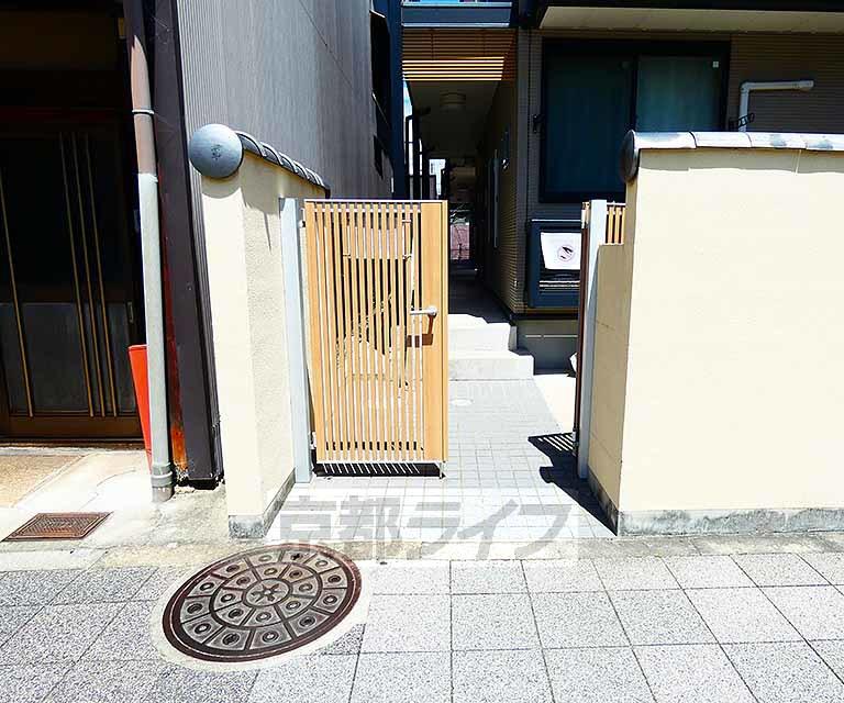 レオパレス三条東山
