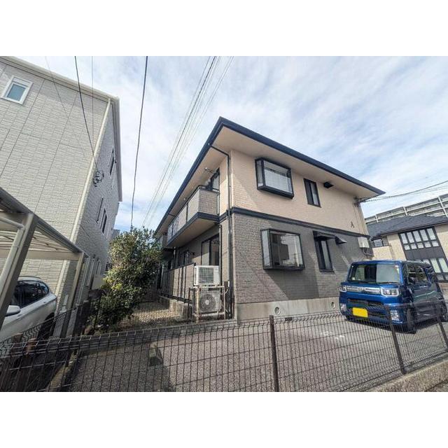 TWIN HOUSE
