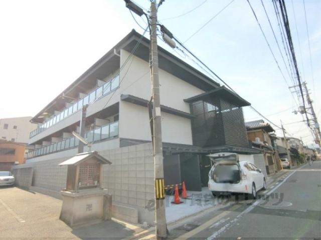 M.MUROMACHI