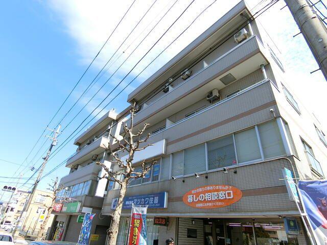 AKビル