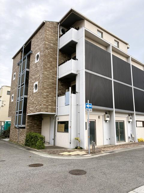 22番館