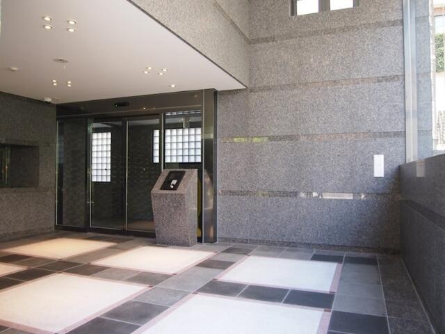 ルーブル泉岳寺前