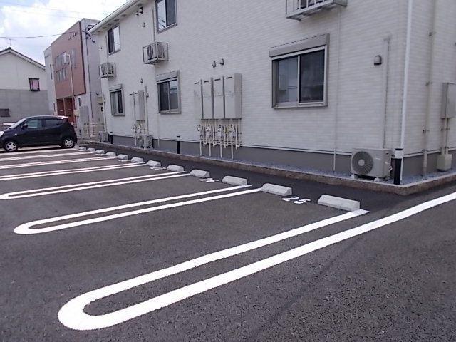 テスラ B