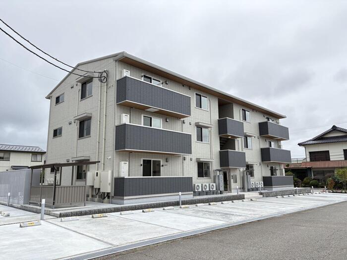 石川県金沢市  築1年(2LDK/3階)