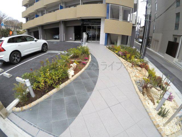 プレサンス江坂ベルフィーヌ