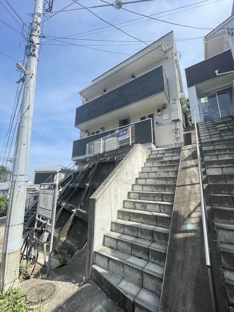 ソリッド南太田