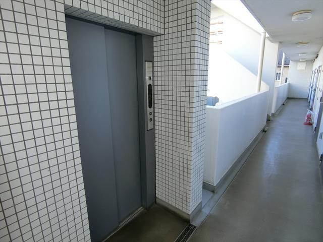 CROSSCOURT