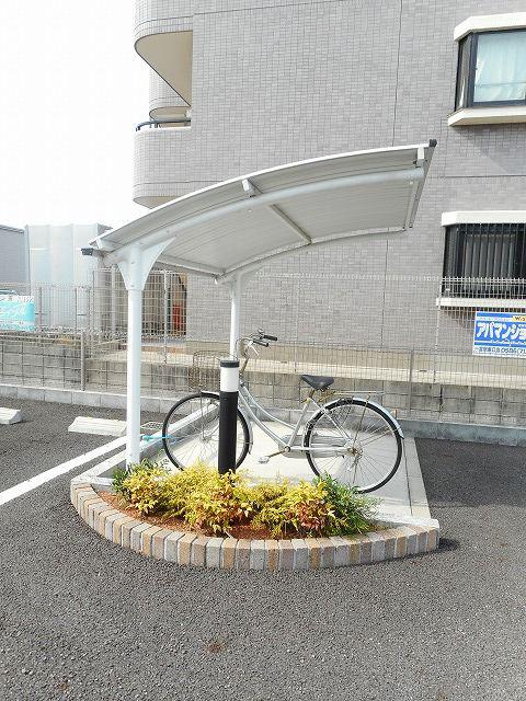 クリーン・カーサ東島