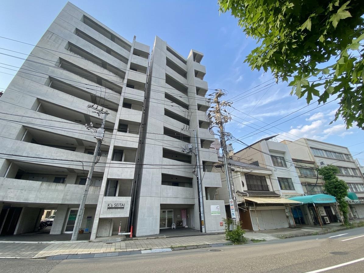 DER STRADA Y2 青山