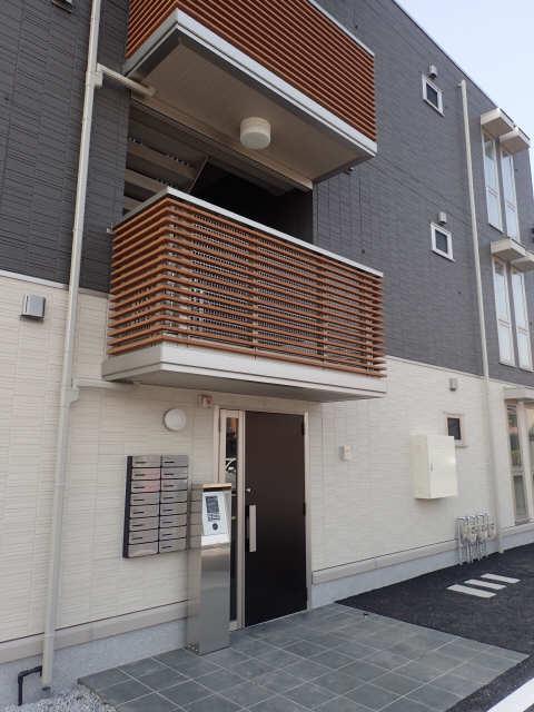 岐阜県岐阜市 3階建 築9年