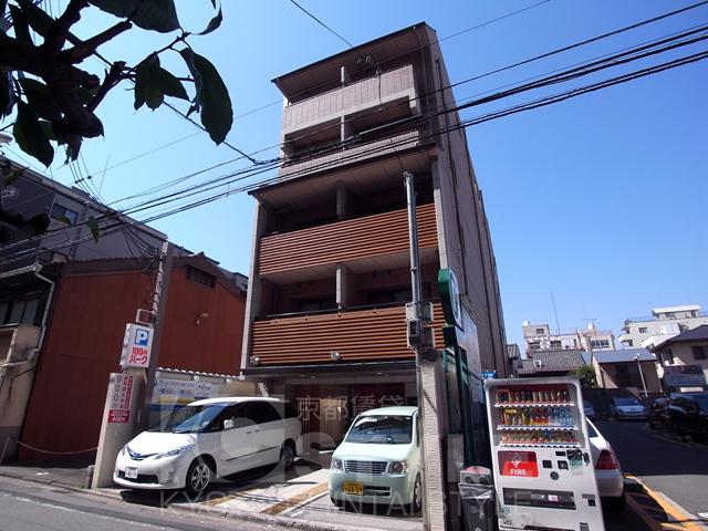 ウエストY KARASUMA 