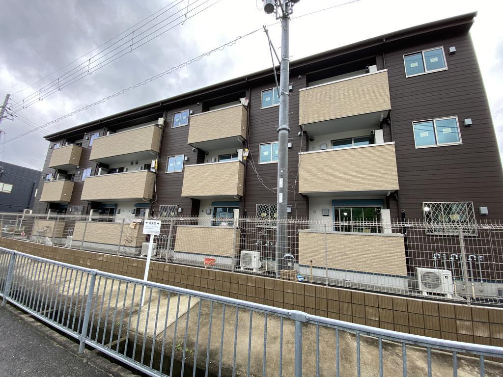 エクレールカララ